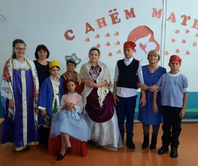 День Матери для учащихся и родителей младших классов..