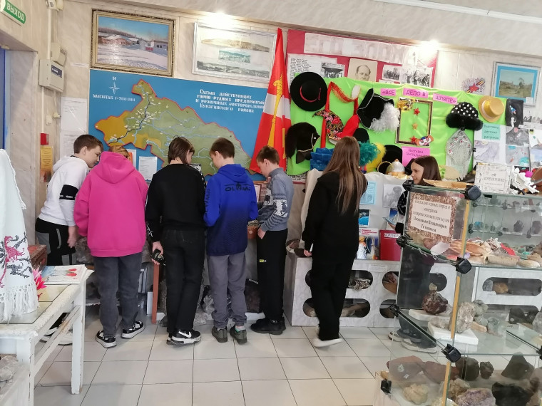 Экскурсия в Ирбинский горно-геологический музей.